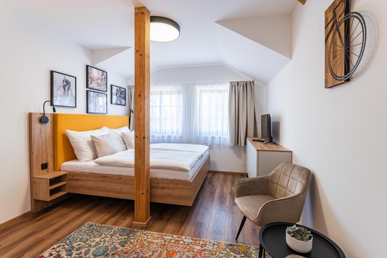 Hotel Restovna Jíloviště Εξωτερικό φωτογραφία