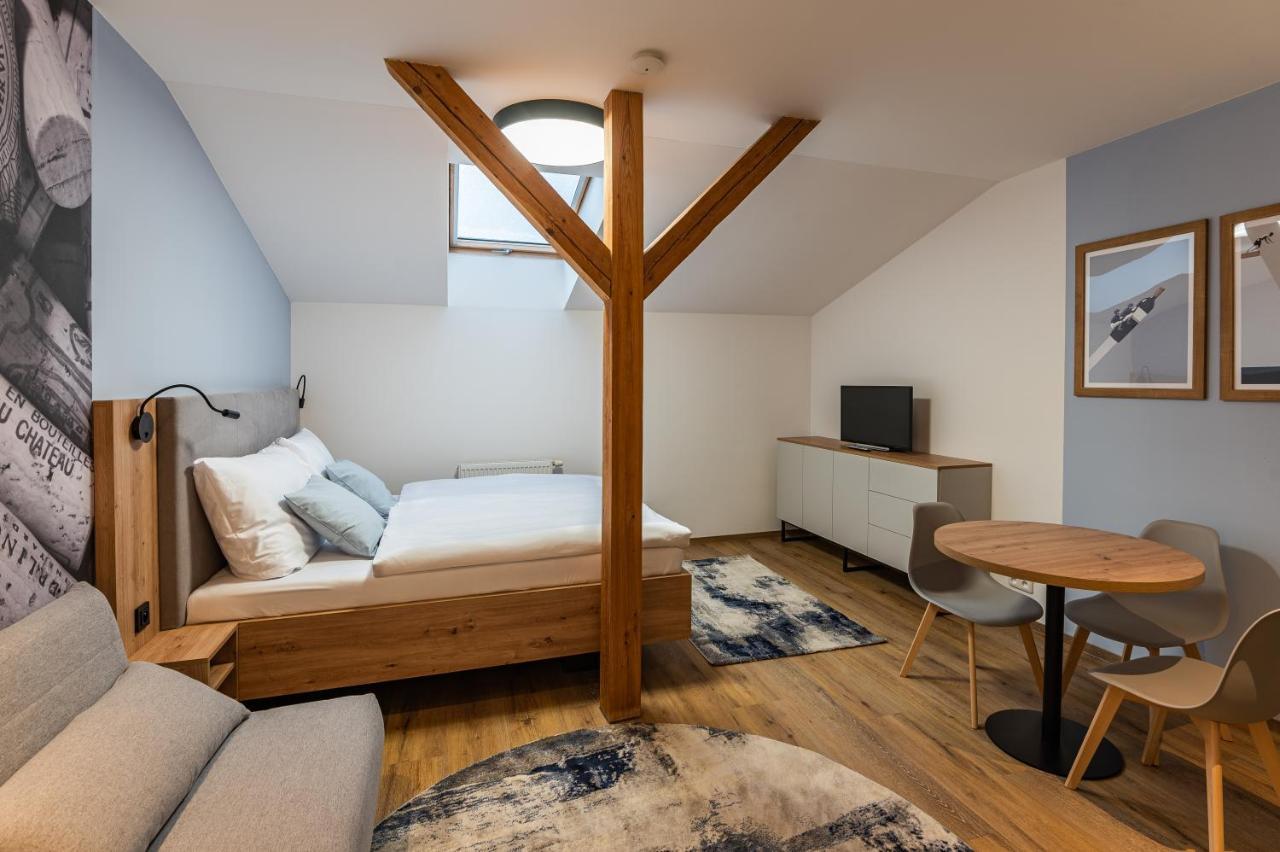 Hotel Restovna Jíloviště Εξωτερικό φωτογραφία